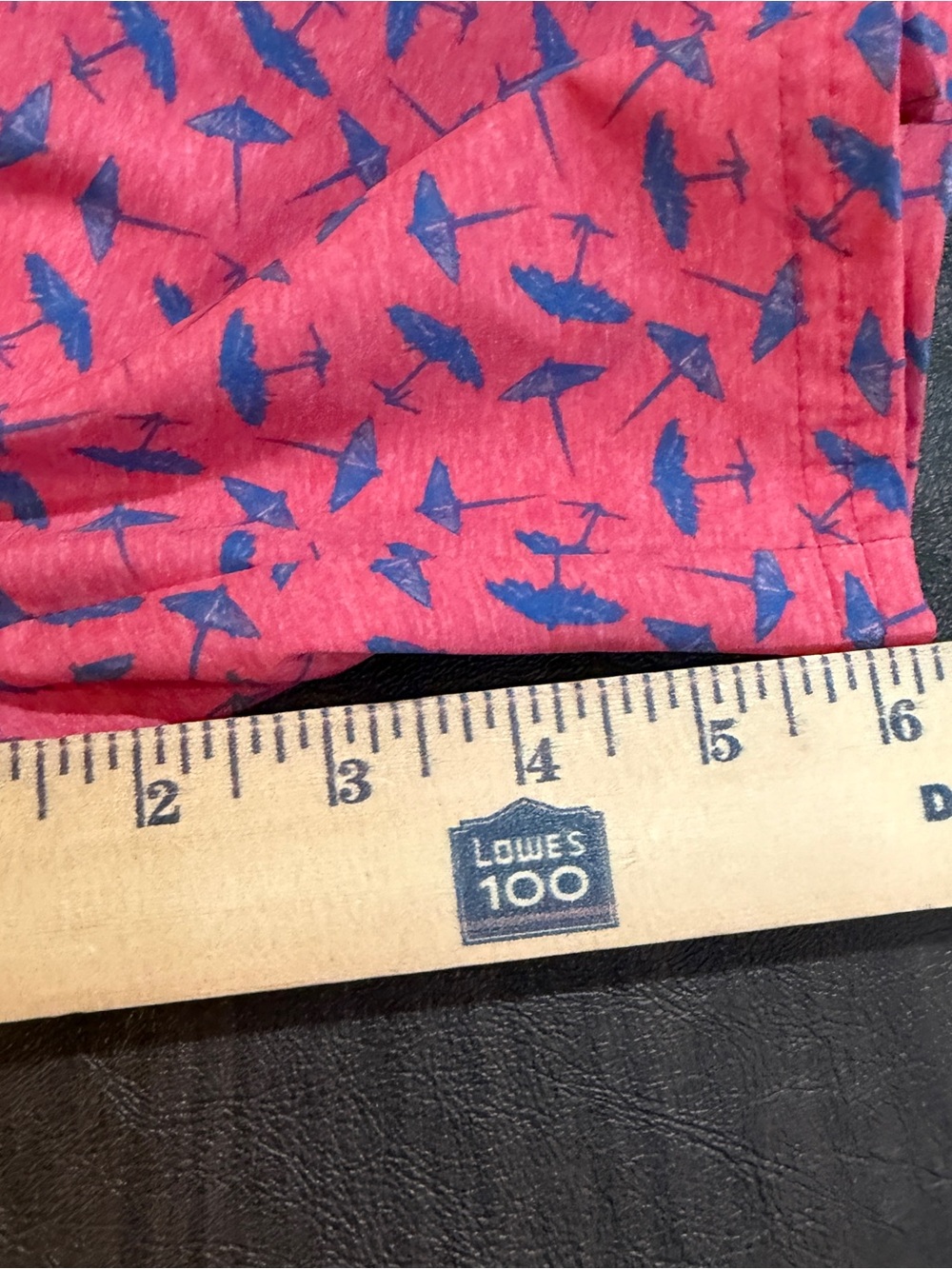 Vineyard Vines Pink Swim Shorts with Blue Umbrella Print Sz L (16) - Picture 8 of 9